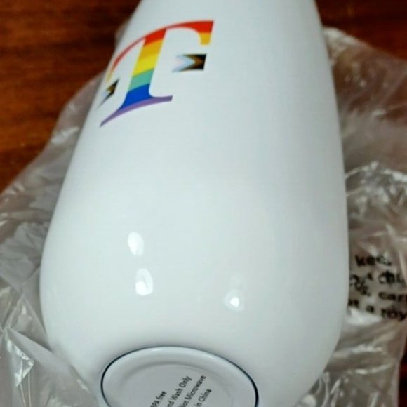 T-Mobile Pride Tumblers Insulated -  T mobile Cup Mug with Sipper Lid -NEW- - Picture 6 of 9